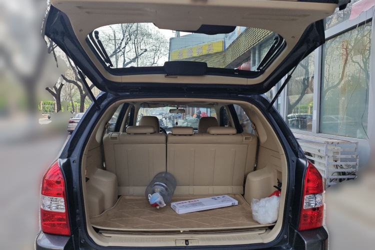 Used Hyundai Tucson 2009 2.0L Automatic Two-Wheel Drive with Sunroof
