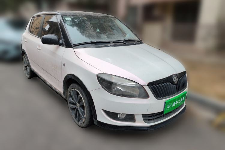 Used Skoda Fabia 2014 1.6L Automatic Monte Carlo Edition
