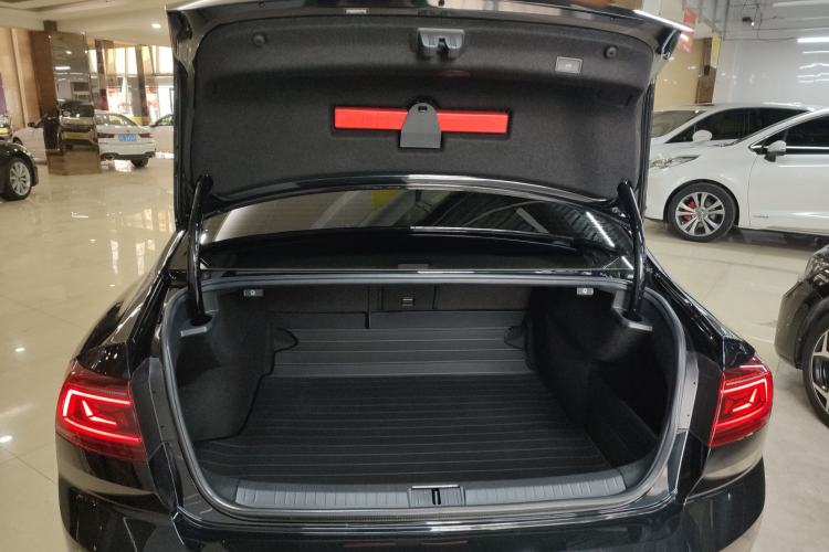 Used Volkswagen Magotan 2023 2 Million Units Commemorative Edition 330TSI DSG Luxury Version
