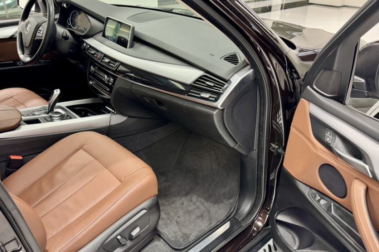 Used BMW X5 2016 xDrive35i parallel import Interior 10