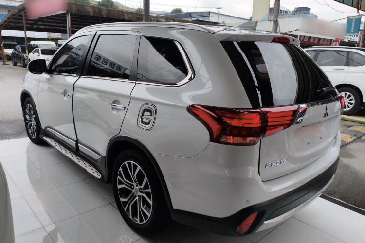Used Mitsubishi Outlander 2018 2.4L 4x4 Elite Edition 5 Seats Rear Left 45 Deg