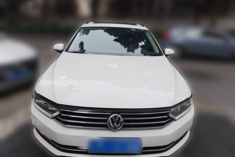 Used Volkswagen Variant 2016 380TSI Two-Wheel-Drive Style Edition Front