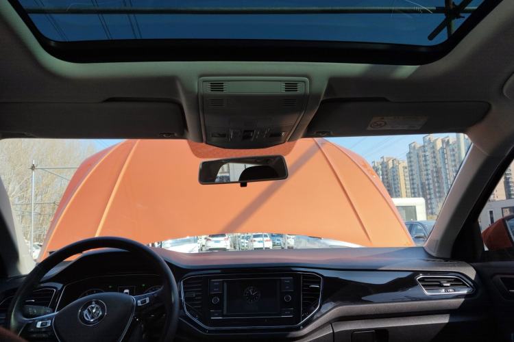 Used Volkswagen T-ROC 2018 280TSI DSG Two-Wheel-Drive Comfort Version China V Standard
