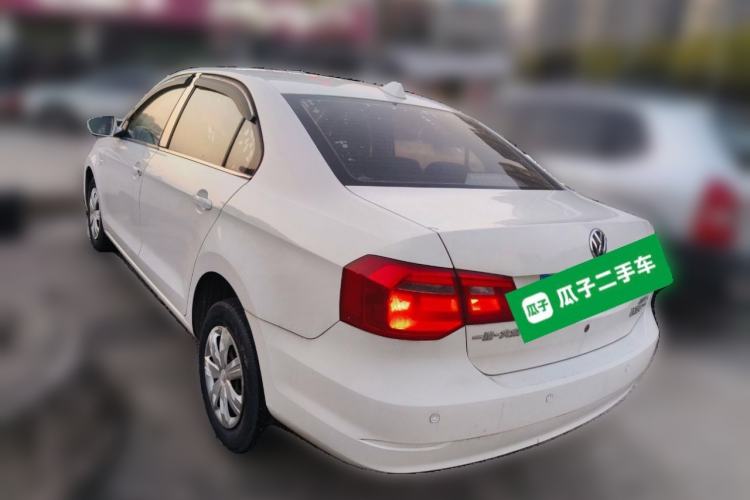 Used Volkswagen Jetta 2015 1.6L Automatic Fashion Model Exterior 3