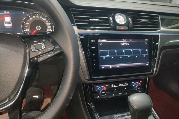 Used Volkswagen Phideon 2019 380TSI Two-Wheel Drive Business Edition China VI Standard
