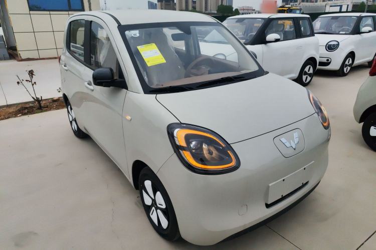 Used Wuling Hongguang MINIEV 2025 Four-Door Version Advanced Edition Front Right 45 Deg