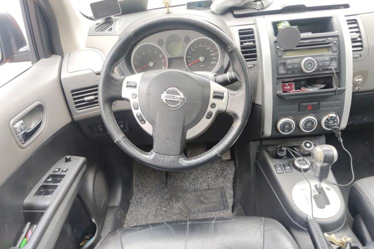 Used Nissan X-Trail 2010 2.5L CVT Luxury Edition 4WD Steering Wheel