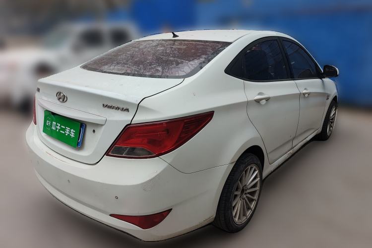 Used Hyundai Verna (older generation) 2014 1.4L Manual Smart GLS Trim Rear Right 45 Deg