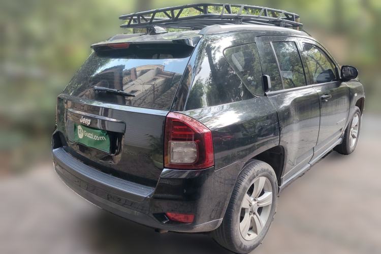 Used Jeep Compass 2014 2.0L two-wheel drive sport version Rear Right 45 Deg