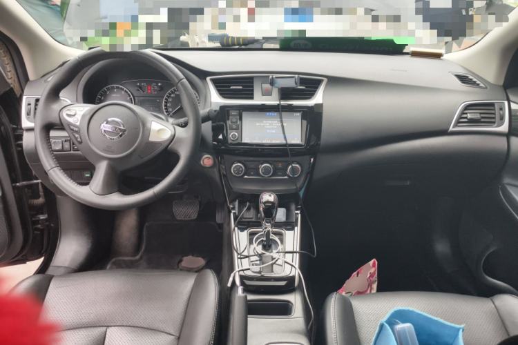 Used Nissan Sylphy 2018 1.6XV CVT Deluxe Edition Center Console