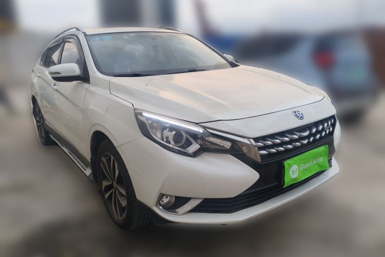 Used Venucia T90 2017 2.0L CVT Smart Edition Front Right 45 Deg