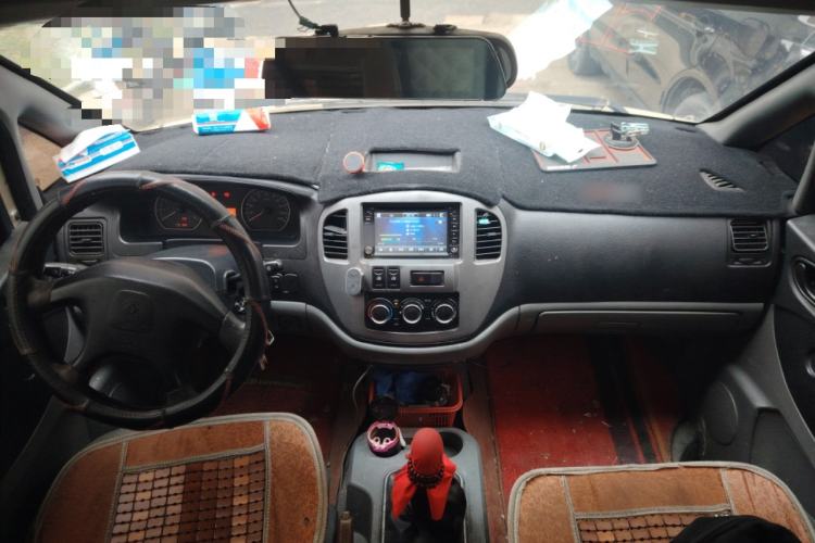 Used FORTHING Lingzhi 2014 M3 1.6L 7-Seater Luxury Model Center Console