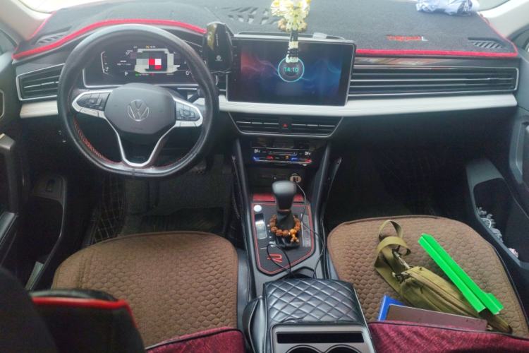 Used Volkswagen Tiguan L 2023 Revised Version 330TSI Automatic Two-Wheel Drive Smart Enjoyment Edition Center Console