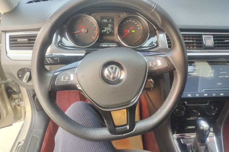 Used Volkswagen C-TREK 2018 1.5L Automatic Comfort Model Steering Wheel