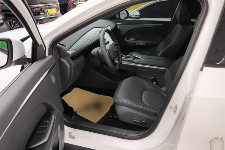 Used ARCFOX Alpha T5 2026 Model Pure Electric 560 Yuanjing Smart Driving Version
