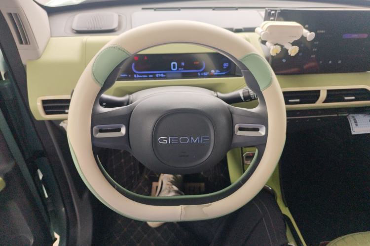 Used Geely Galaxy Panda 2023 Panda Mini 200km Endurance Bear Steering Wheel