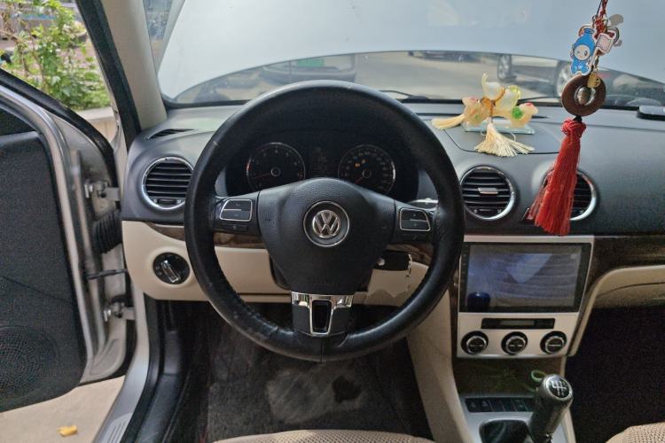 Used Volkswagen Lavida 2011 1.4 TSI Manual Prestige Edition Steering Wheel