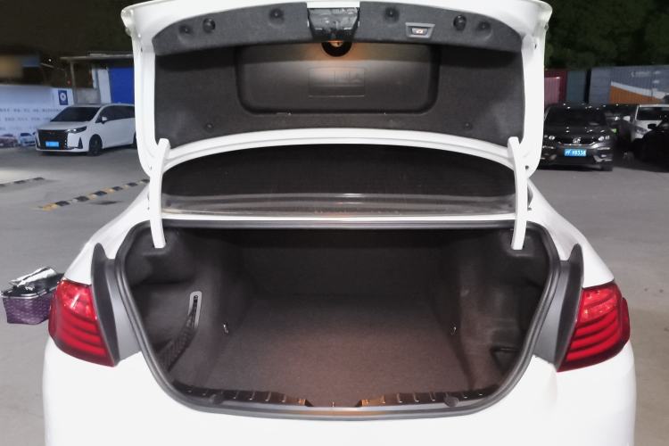 Used BMW 5 Series 2017 528Li Leading Model
