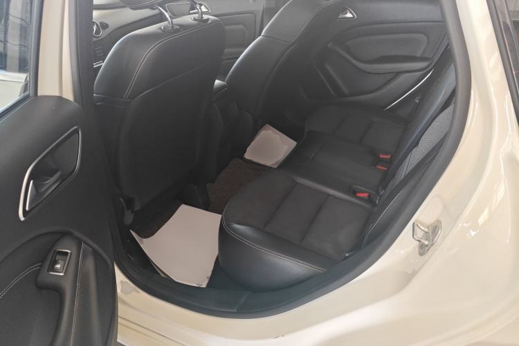 Used Mercedes-Benz B-Class 2015 B 200 Sport Edition Left Rear Seat