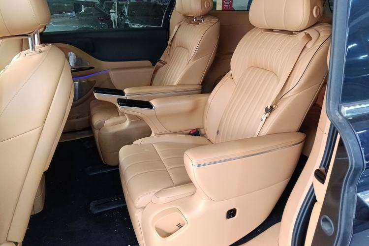 Used VOYAH Dream 2025 PHEV Four-Wheel-Drive Flagship Kunpeng Edition Left Rear Seat