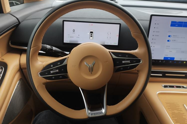 Used VOYAH Dream 2025 PHEV Four-Wheel-Drive Flagship Kunpeng Edition Steering Wheel
