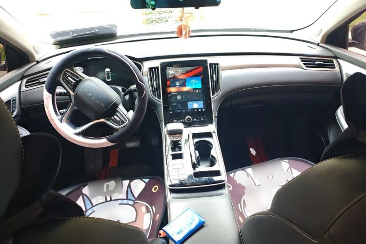 Used Roewe i6 MAX 2020 300TGI Automatic "Swell Cool Smart Drive" Edition Center Console