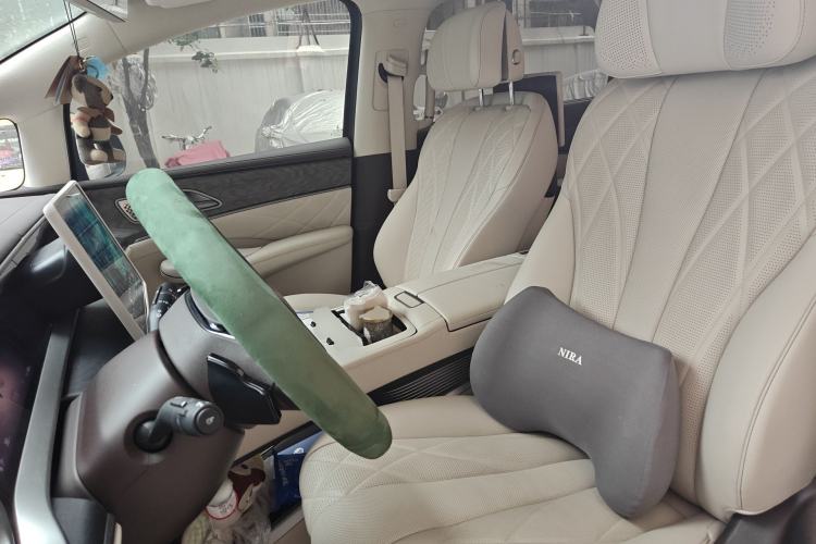 Used Denza D9 2025 DM-i Intelligent Drive 1020 Four-Wheel Drive Prestige Model
