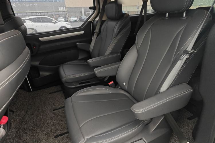 Used SAIC MAXUS G20 2023 Facelifted ES 2.0T Gasoline Automatic Value Edition Left Rear Seat