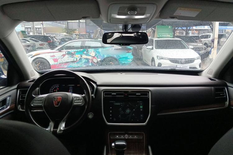 Used Roewe RX8 2018 30T Smart Connectivity Two-Wheel Drive Flagship Edition
