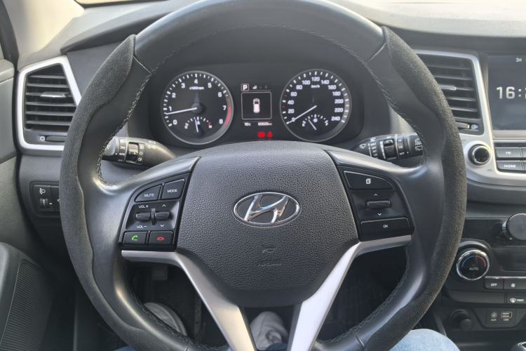 Used Hyundai Tucson 2018 1.6T Dual-Clutch Two-Wheel Drive 15th Anniversary Special Edition
