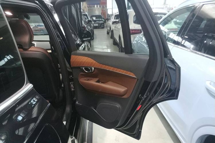 Used Volvo XC90 2024 B5 SmartDrive Luxury Edition 5 Seats
