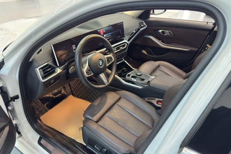 Used BMW i3 2024 eDrive 35 L
