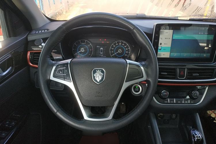 Used Foton Jiatu im8 2017 1.5L ZhiZun Model
