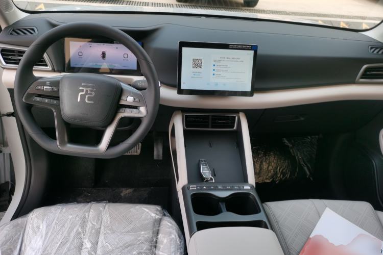 Used BYD Yuan UP 2025 Model 301KM Leading Version