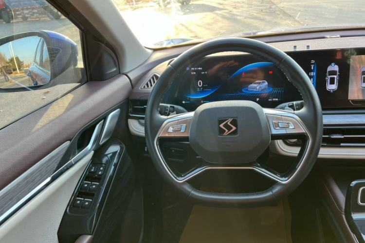 Used SOL QX 2021 300T DCT Chasing Light Edition