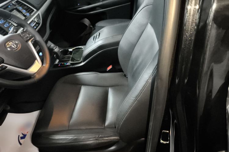 Used Toyota Highlander 2018 2.0T Four-Wheel Drive Luxury Version 7 Seats China VI Standard Left Front Seat