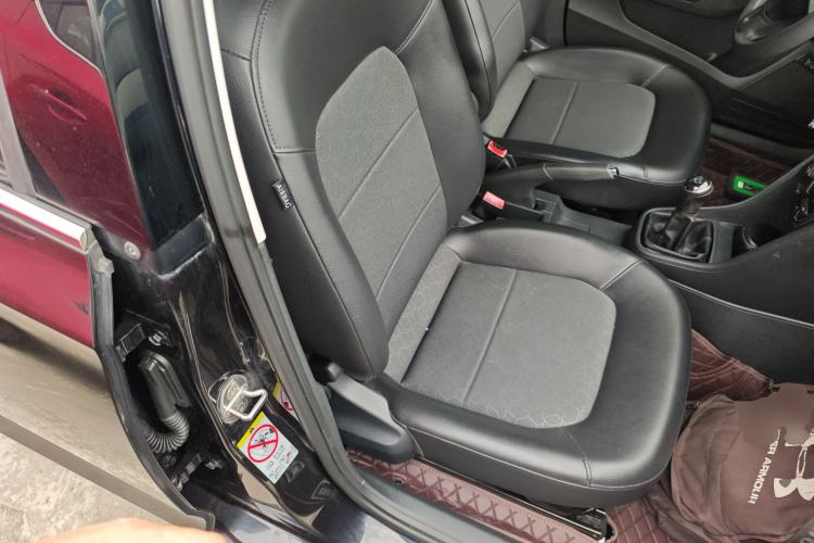 Used Volkswagen Santana 2015 1.6L Manual Comfort Edition Right Front Seat