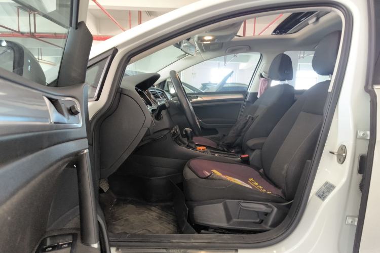 Used Volkswagen Golf 2020 Zhiai Edition 200TSI DSG Comfortable & Ambitious Version Driver Seat