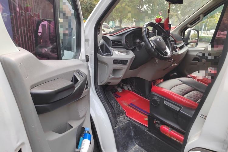 Used SAIC MAXUS Xintu V90 2020 2.0T Manual Yunjie Version Front-Wheel Drive with Single Rear Tire Short Wheelbase Mid-Height Design 6-Seater
