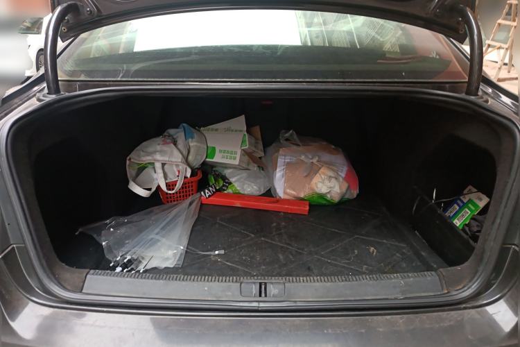 Used Volkswagen Magotan 2012 1.8TSI Comfort Model Trunk