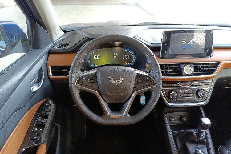 Used Wuling Hongguang S3 2018 1.5T Manual Luxury Model China V Standard
