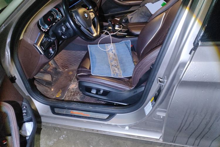 Used BMW 5 Series New Energy 2020 Mileage Upgrade Version 530Le Luxury Package Left Front Seat