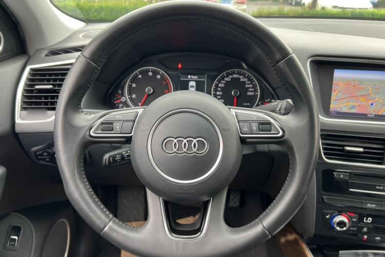 Used Audi Q5 2015 40 TFSI Comfort Model
