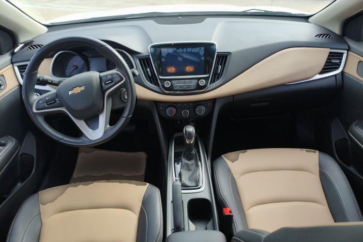 Used Chevrolet Monza 2022 320 Automatic Enjoyment Sunroof Version Center Console