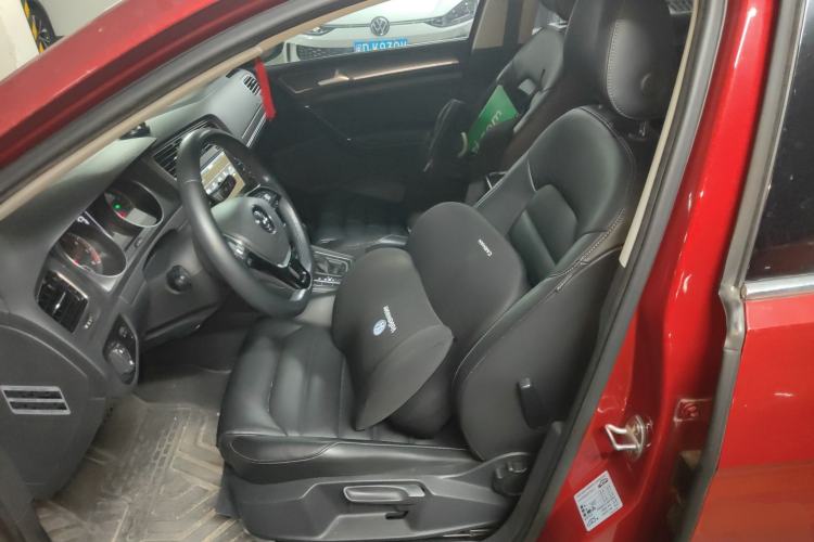 Used Volkswagen Golf 2016 230TSI Automatic Luxury Version
