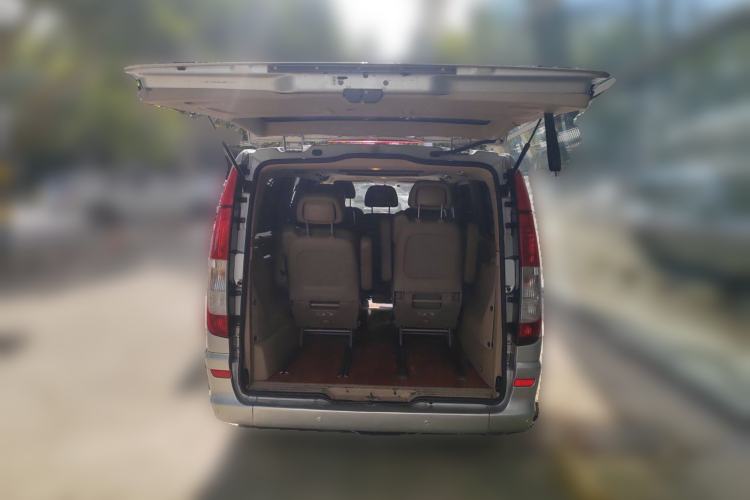 Used Mercedes-Benz Vito 2010 2.5L Elite Edition