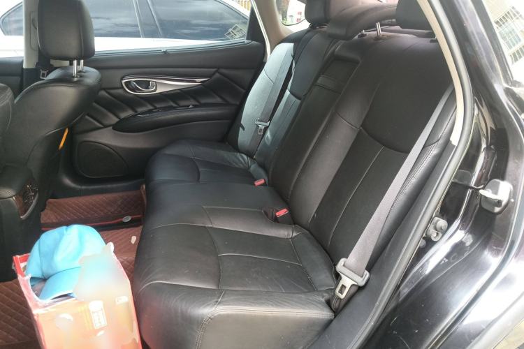 Used Infiniti Q70 2015 Q70L 2.5L Enjoyment Edition
