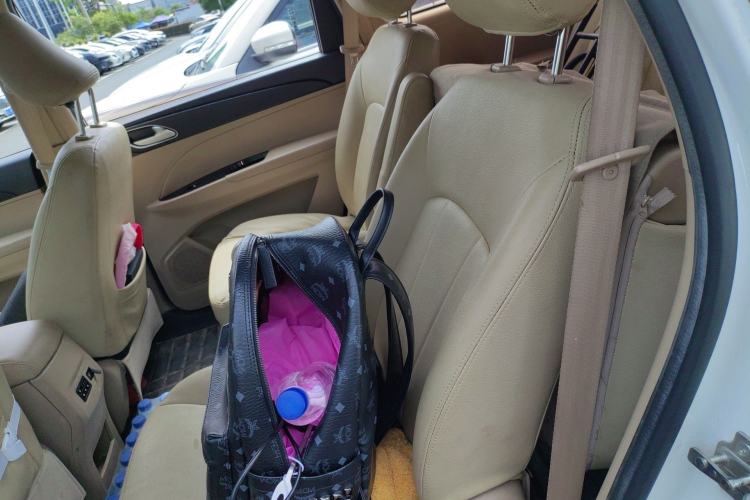 Used Baojun 730 2016 1.5T Manual Standard Version 7 Seats Left Rear Seat