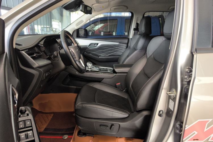 Used Isuzu D-MAX 2023 1.9T Automatic All-Wheel Drive V-CROSS Yue Ling Trim
