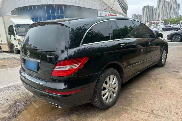 Used Mercedes-Benz R-Class 2017 R 320 4MATIC Business Edition Prestige Model
